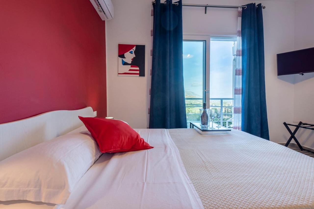 Villa Luxury Con Piscina Privata Vista Mare - カステッランマーレ・デル・ゴルフォ エクステリア 写真
