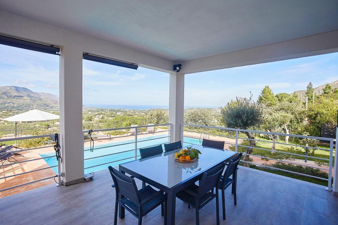 Villa Luxury Con Piscina Privata Vista Mare - カステッランマーレ・デル・ゴルフォ エクステリア 写真