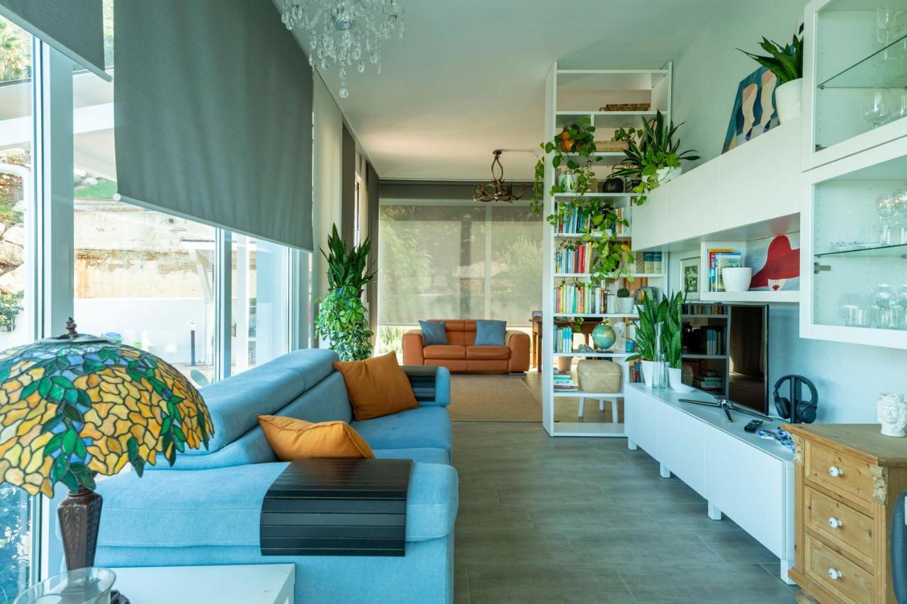 Villa Luxury Con Piscina Privata Vista Mare - カステッランマーレ・デル・ゴルフォ エクステリア 写真