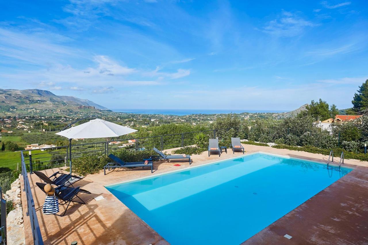 Villa Luxury Con Piscina Privata Vista Mare - カステッランマーレ・デル・ゴルフォ エクステリア 写真