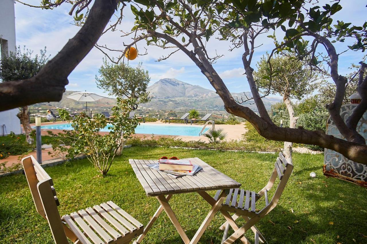 Villa Luxury Con Piscina Privata Vista Mare - カステッランマーレ・デル・ゴルフォ エクステリア 写真