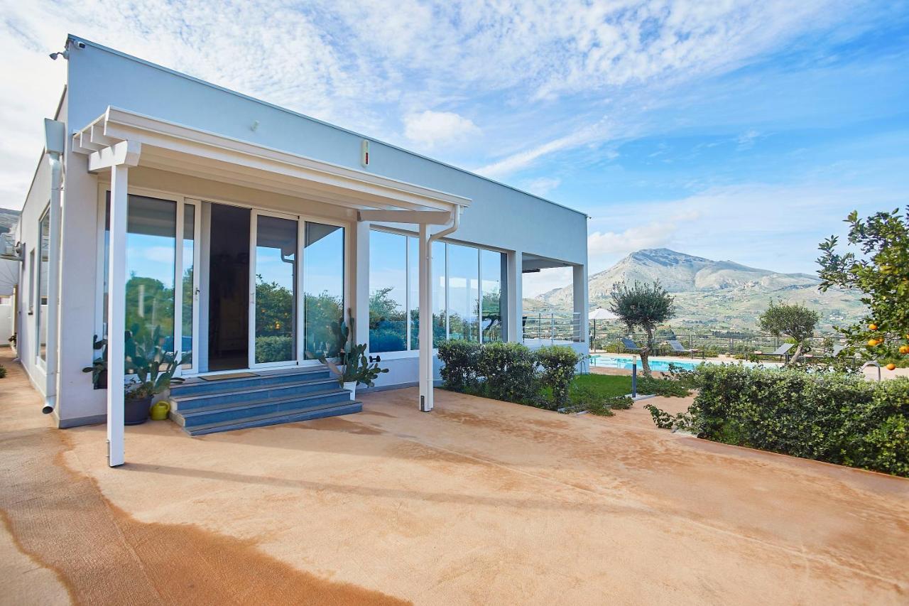 Villa Luxury Con Piscina Privata Vista Mare - カステッランマーレ・デル・ゴルフォ エクステリア 写真